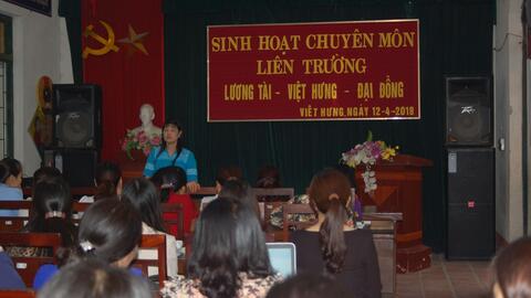 Sinh hoạt chuyên môn liên trường tại Trường Tiểu học Việt Hưng